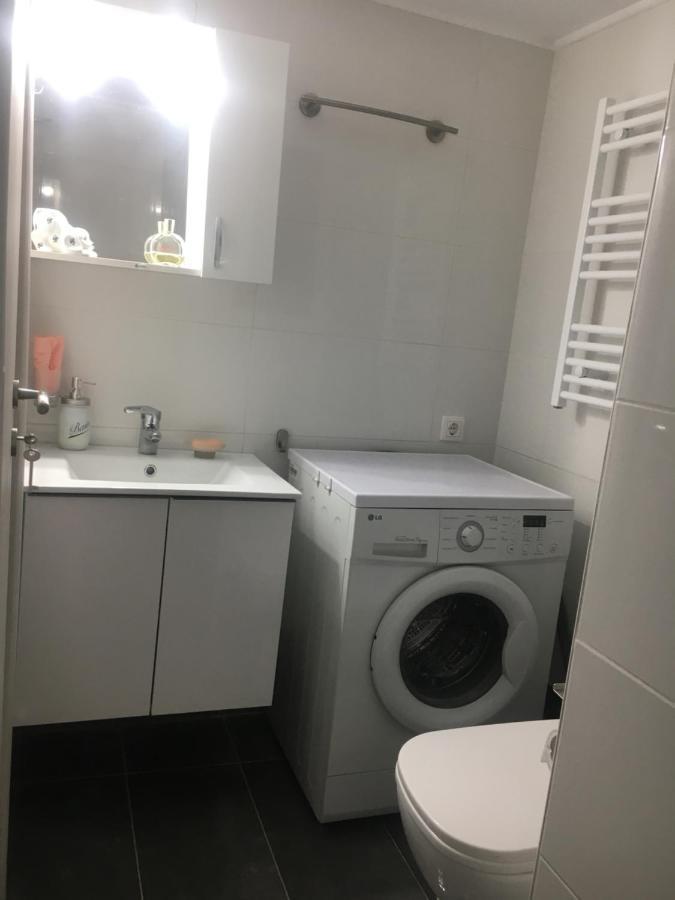 Home Sweet Home - 1 Bedroom Apartment Athena Bagian luar foto