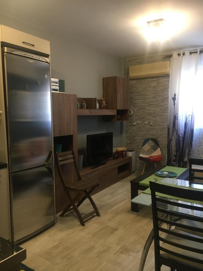 Home Sweet Home - 1 Bedroom Apartment Athena Bagian luar foto