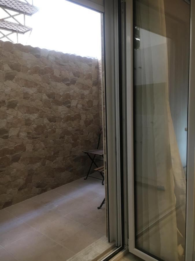 Home Sweet Home - 1 Bedroom Apartment Athena Bagian luar foto